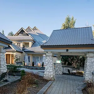 Holiday home Lagoons By Cozystay Signature, Whistler